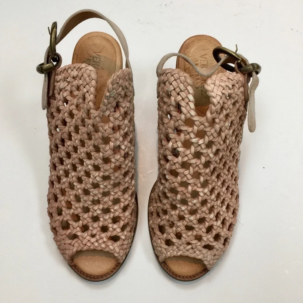 Sundance Veracruz Hive & Honey Sandals Pink Sz 10